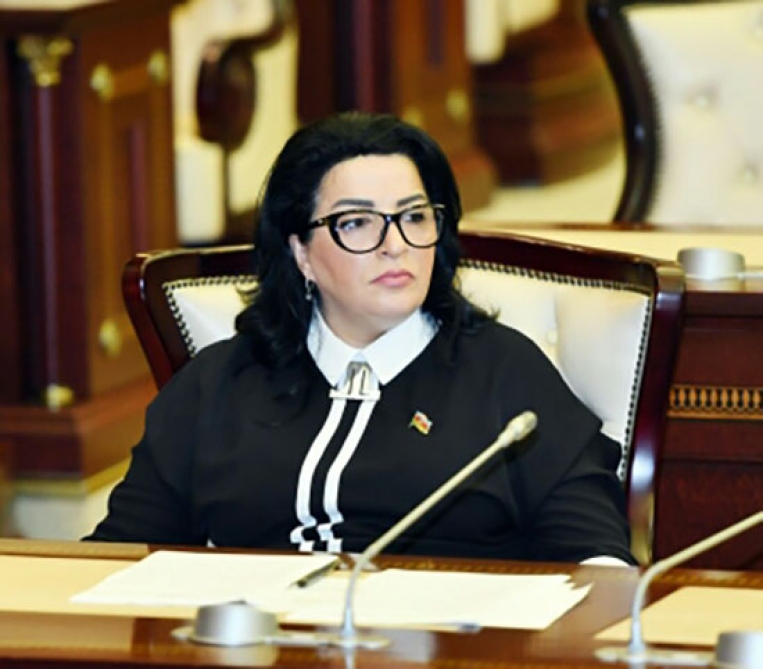 Deputat:  "Bu əlavə, dövlət qulluqçularının maddi təminatının yaxşılaşdırmasına şərait yaradacaq".