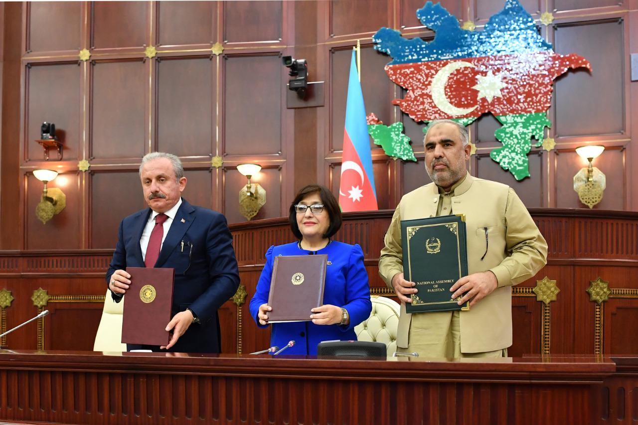 Azərbaycan, Türkiyə və Pakistan arasında Bakı Bəyannaməsi imzalandı.
